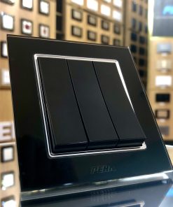 Bộ công tắc 3 x 1 chiều Aura glass black Series P-029