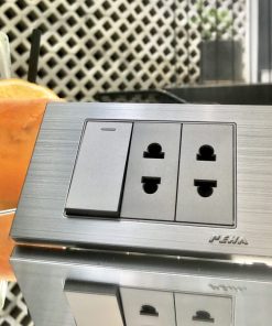 BỘ 2 Ổ CẮM ĐƠN 2 CHẤU + CÔNG TẮC 1 CHIỀU – NOVA ALUMINUM series