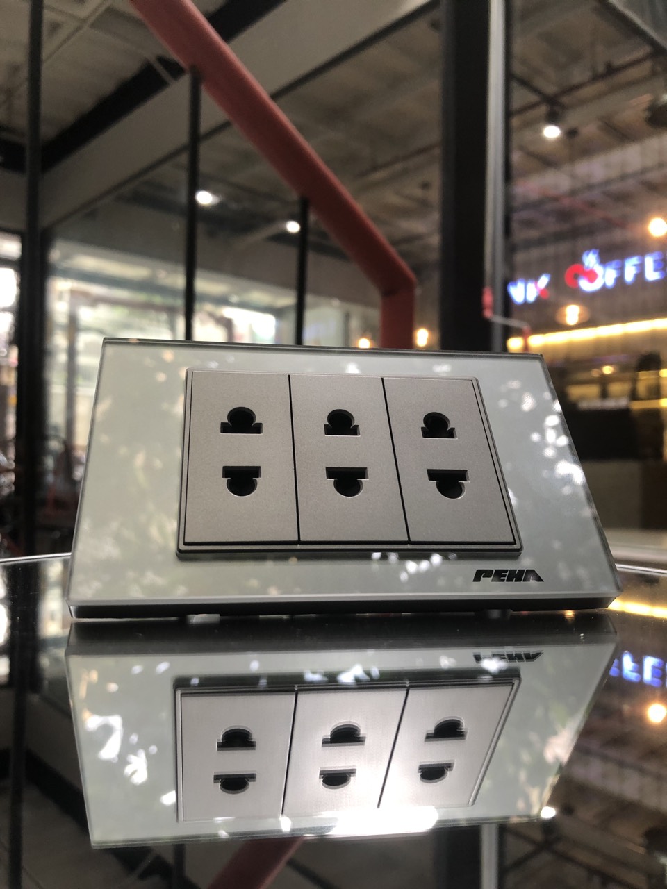 Bộ 3 ổ cắm 2 chấu - Peha Glass Grey series - Ảnh 2