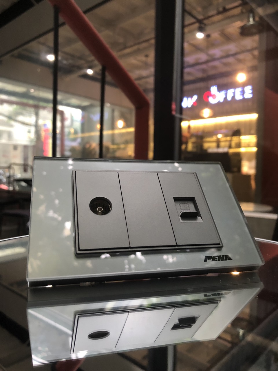 Bộ ổ cắm mạng và tivi peha AURA KANTIG glass grey - Ảnh 2
