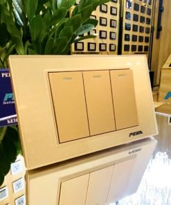 Bộ công tắc 3 x 1 chiều peha AURA KANTIG gold Series