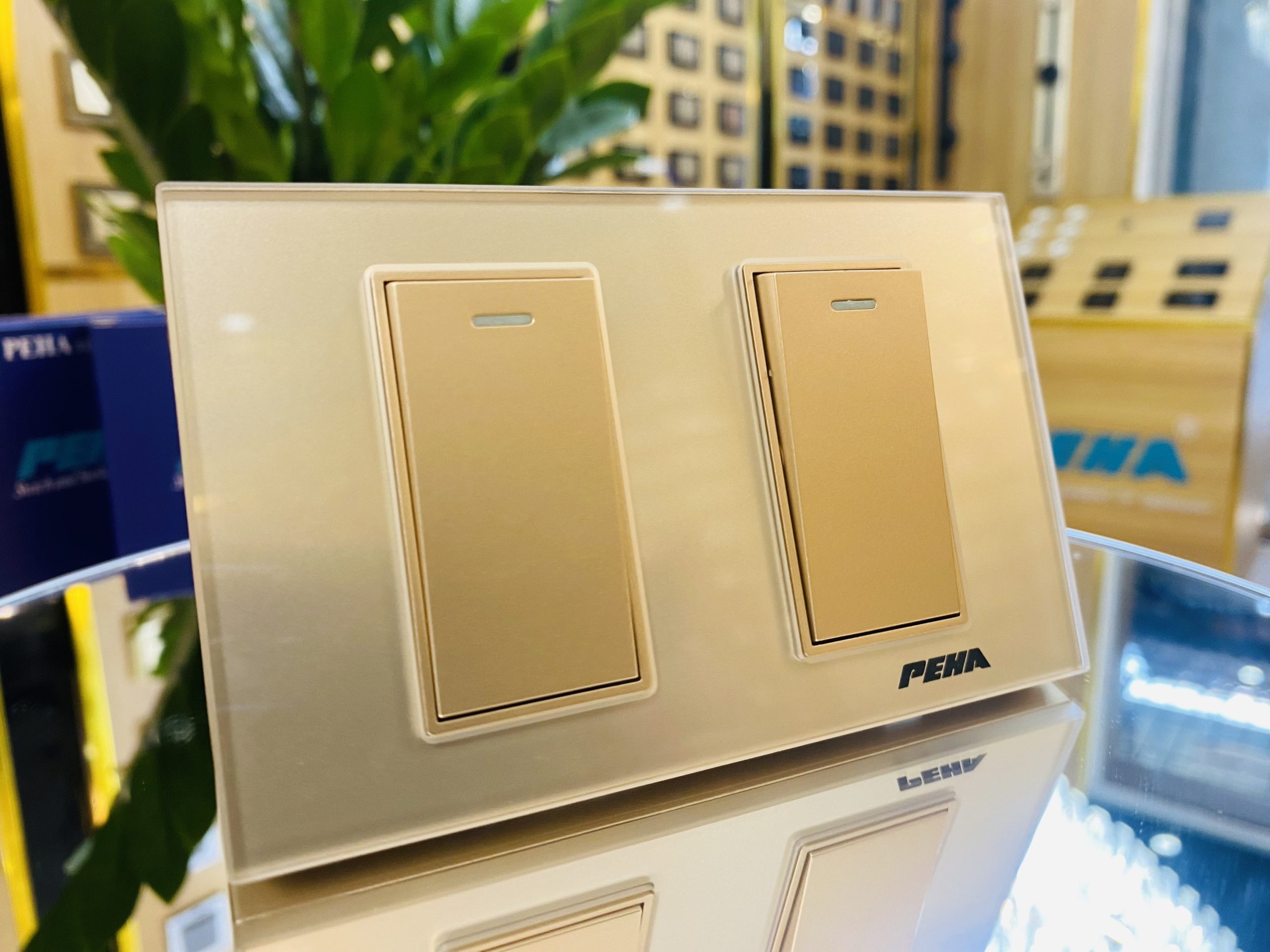 Bộ công tắc đôi x 1 chiều peha AURA KANTIGgold Series - Ảnh 2