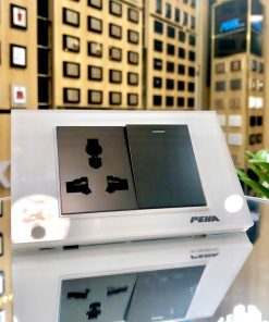 Bộ 1 công tắc+ 1 ổ cắm 3 chấu peha AURA glass white black Series