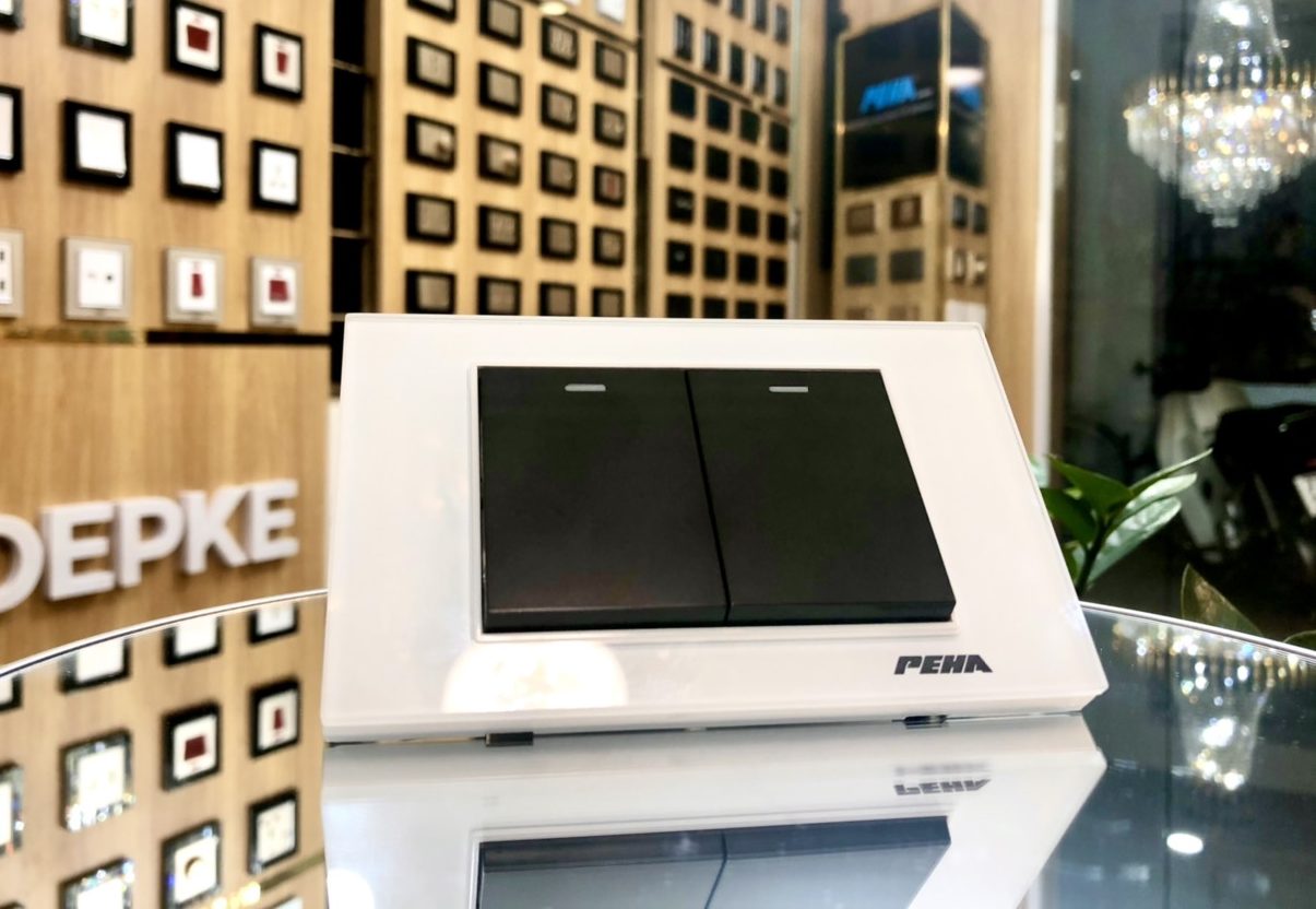 Bộ công tắc đôi x 1 chiều peha AURA KANTIG glass white black Series