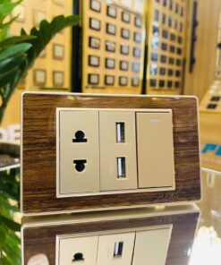 BỘ 1 CÔNG TẮC + 1 Ổ CẮM + 1 USB NOVAWOOD